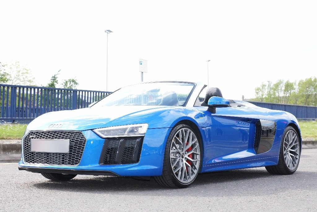 Audi R8 V10 Plus Spyder Hire London