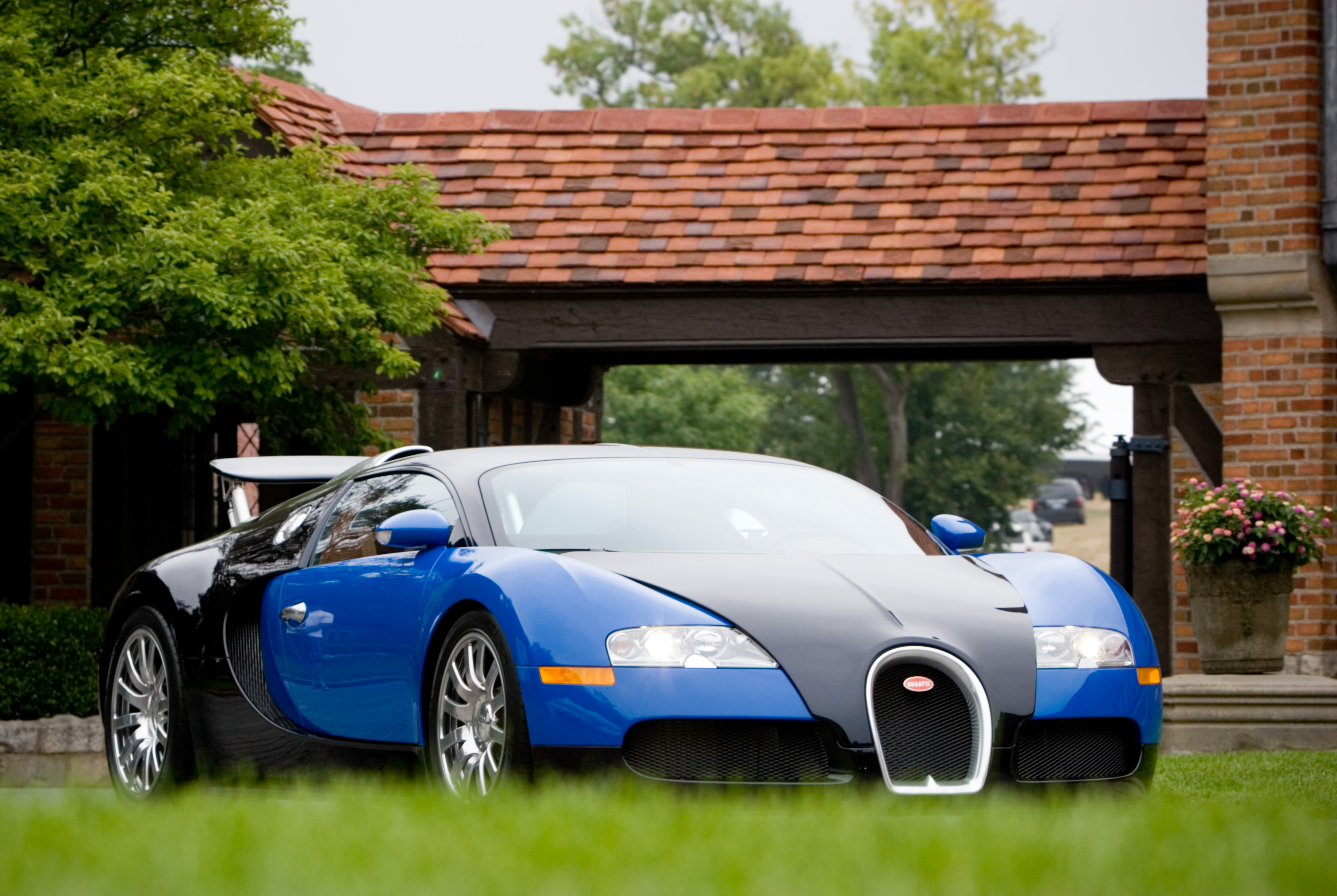 Bugatti Veyron Hire Bolton Bradford Leeds Manchester Luton London Manchester