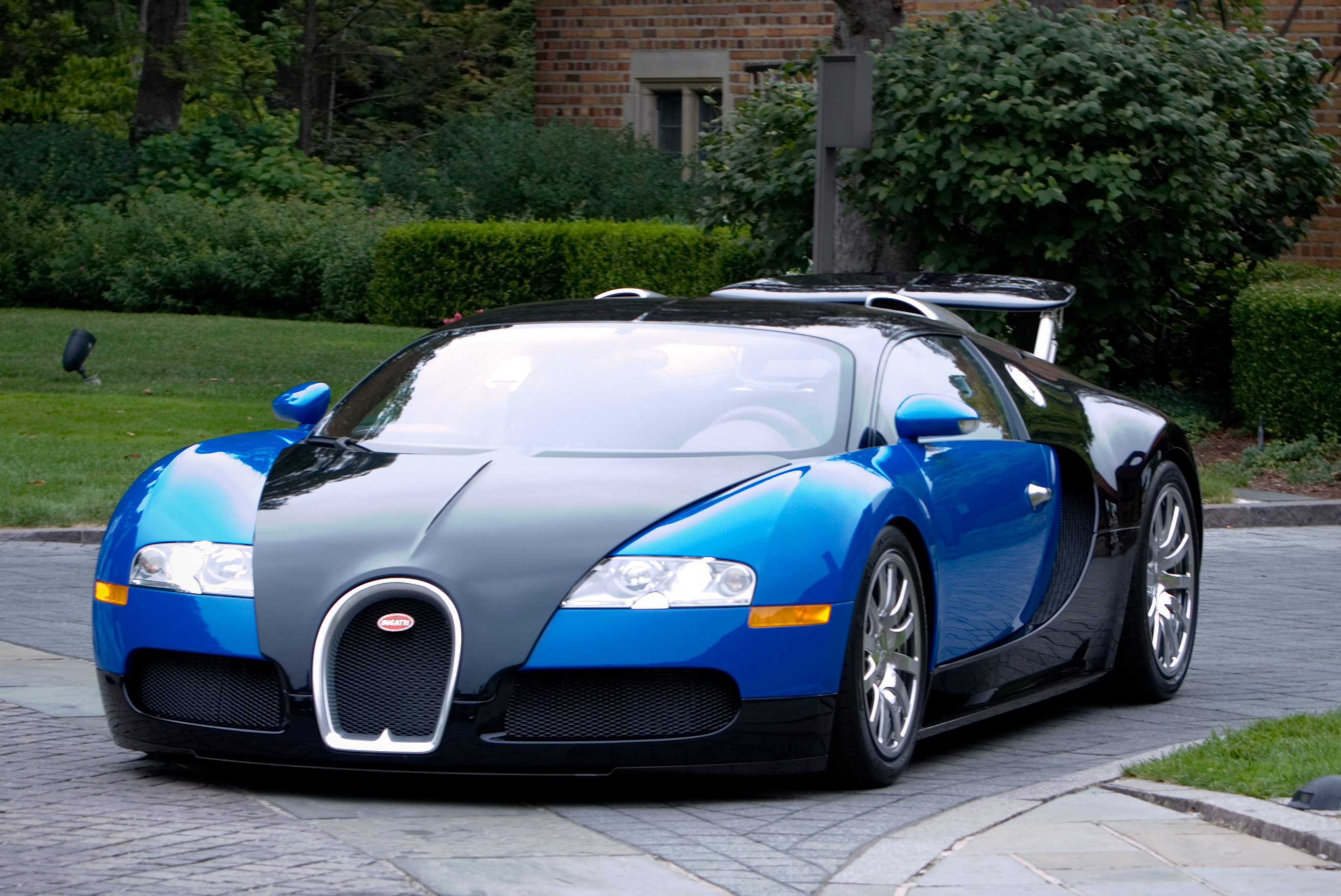 Bugatti Veyron Hire Bolton Bradford Leeds Manchester Luton London Manchester